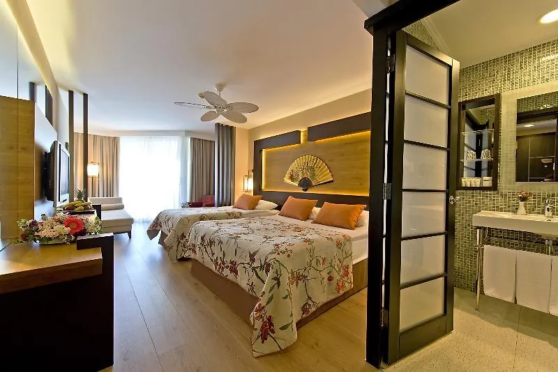 Limak Lara Deluxe Hotel & Resort Antalya