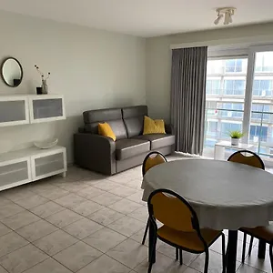 Met Aparte Slaaphoek, Garage En Balkon Appartement Middelkerke