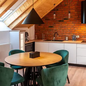 https://woody-smart-luxury-home.karpacz-hotel.com
