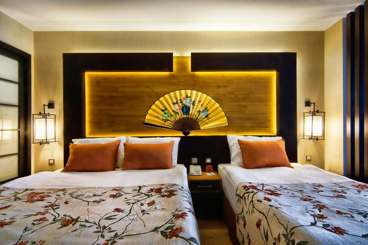 Limak Lara Deluxe Hotel & Resort Antalya 5*,